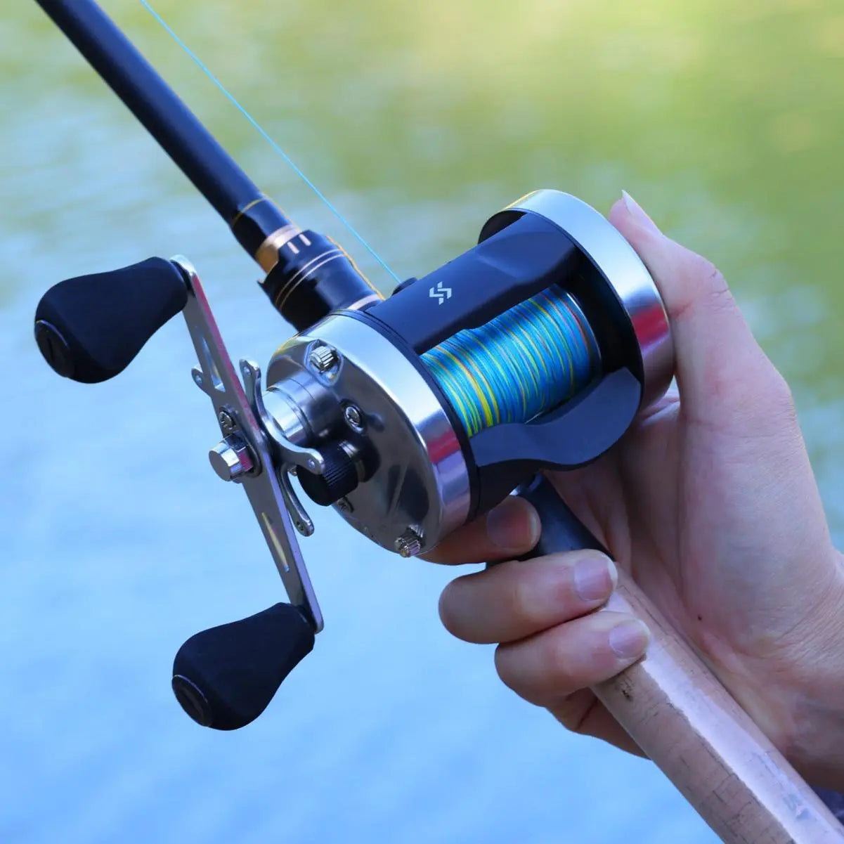 Cattyrant round Low Profile Baitcasting Reel - Centrifugal Brake, 5+1 Bearings, Aluminum Alloy, Oversize Grip, Precision Design - Ideal for Freshwater Catfish Anglers