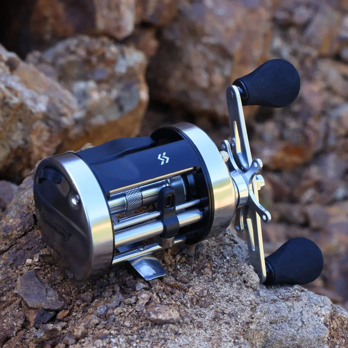 Cattyrant round Low Profile Baitcasting Reel - Centrifugal Brake, 5+1 Bearings, Aluminum Alloy, Oversize Grip, Precision Design - Ideal for Freshwater Catfish Anglers